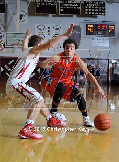 Thumbnail 3 in Christopher vs. Woodlawn (Sesser-Valier Holiday Tournament) photogallery.