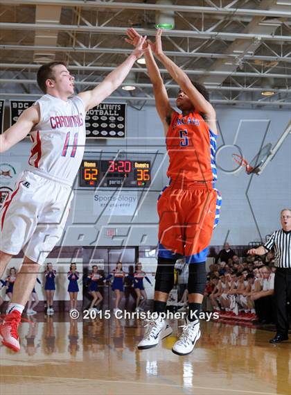 Thumbnail 1 in Christopher vs. Woodlawn (Sesser-Valier Holiday Tournament) photogallery.