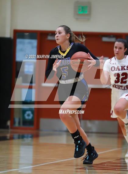 Thumbnail 2 in Oaks Christian vs Agoura photogallery.