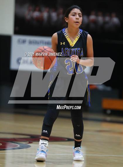 Thumbnail 1 in Oaks Christian vs Agoura photogallery.