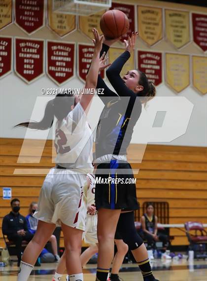 Thumbnail 2 in Oaks Christian vs Agoura photogallery.