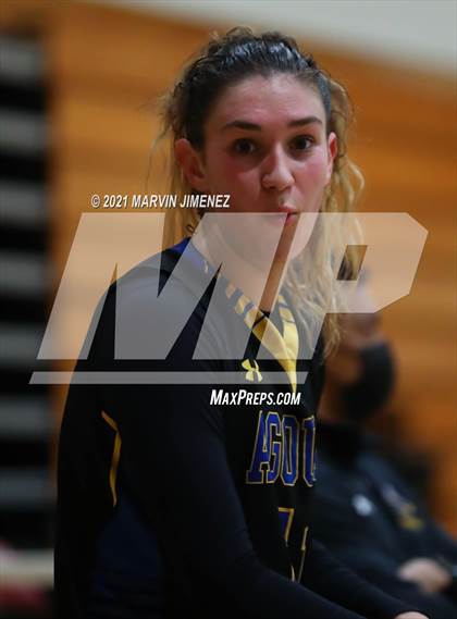 Thumbnail 1 in Oaks Christian vs Agoura photogallery.