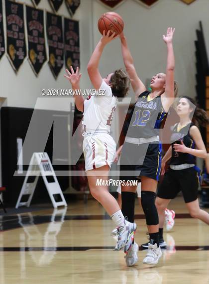 Thumbnail 1 in Oaks Christian vs Agoura photogallery.