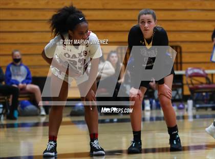 Thumbnail 2 in Oaks Christian vs Agoura photogallery.
