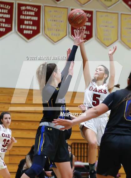 Thumbnail 2 in Oaks Christian vs Agoura photogallery.