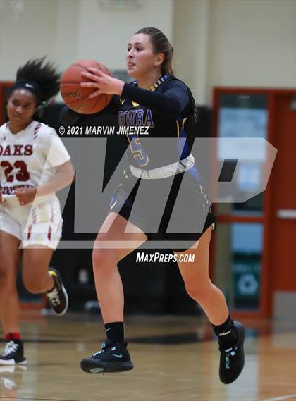 Thumbnail 3 in Oaks Christian vs Agoura photogallery.
