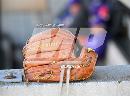 Thumbnail 3 in Skyline vs Issaquah (District 1/2 4A Playoffs) photogallery.