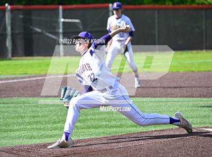 Thumbnail 3 in Skyline vs Issaquah (District 1/2 4A Playoffs) photogallery.