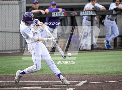 Thumbnail 1 in Skyline vs Issaquah (District 1/2 4A Playoffs) photogallery.