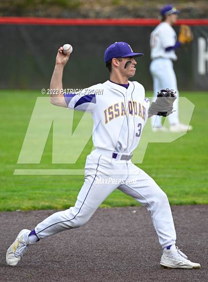 Thumbnail 2 in Skyline vs Issaquah (District 1/2 4A Playoffs) photogallery.