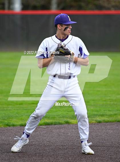 Thumbnail 1 in Skyline vs Issaquah (District 1/2 4A Playoffs) photogallery.