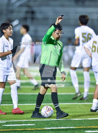Thumbnail 3 in St. John Bosco vs Warren photogallery.