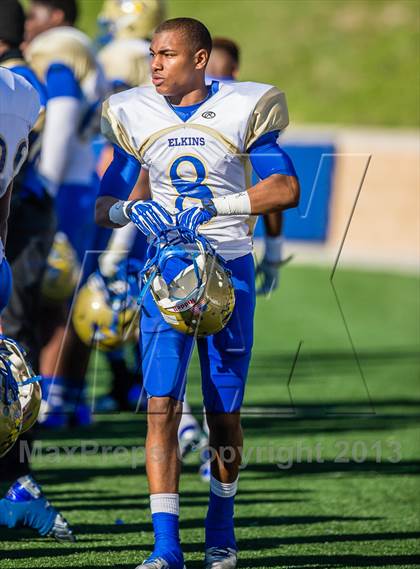 Thumbnail 3 in Katy vs. Fort Bend Elkins (UIL 5A D2  III Regional Playoff) photogallery.