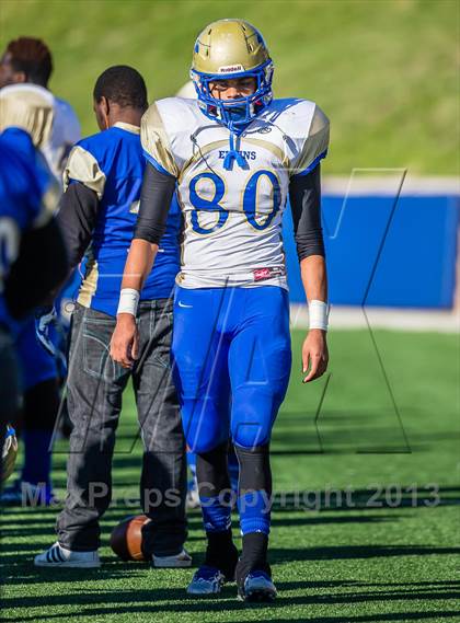 Thumbnail 1 in Katy vs. Fort Bend Elkins (UIL 5A D2  III Regional Playoff) photogallery.
