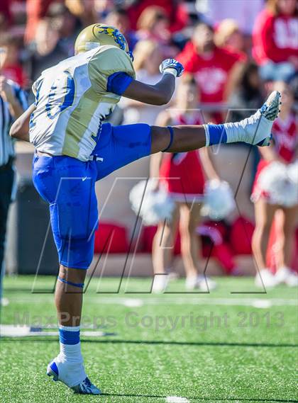 Thumbnail 1 in Katy vs. Fort Bend Elkins (UIL 5A D2  III Regional Playoff) photogallery.