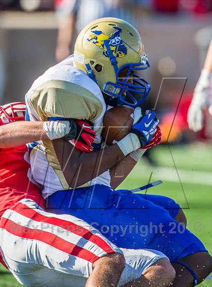Thumbnail 2 in Katy vs. Fort Bend Elkins (UIL 5A D2  III Regional Playoff) photogallery.