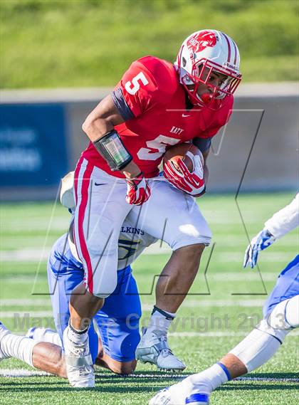 Thumbnail 3 in Katy vs. Fort Bend Elkins (UIL 5A D2  III Regional Playoff) photogallery.