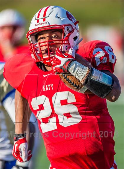 Thumbnail 2 in Katy vs. Fort Bend Elkins (UIL 5A D2  III Regional Playoff) photogallery.