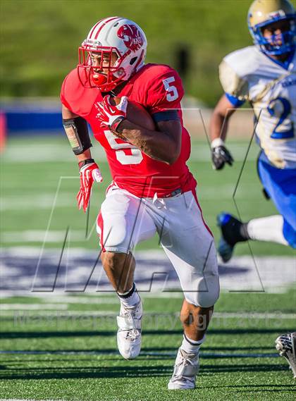 Thumbnail 2 in Katy vs. Fort Bend Elkins (UIL 5A D2  III Regional Playoff) photogallery.