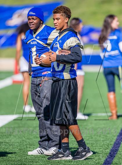Thumbnail 1 in Katy vs. Fort Bend Elkins (UIL 5A D2  III Regional Playoff) photogallery.