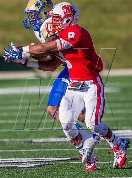Thumbnail 3 in Katy vs. Fort Bend Elkins (UIL 5A D2  III Regional Playoff) photogallery.