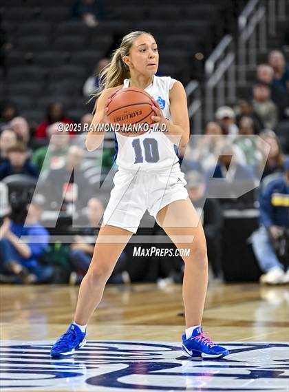 Thumbnail 3 in Greensburg vs. Norwell photogallery.