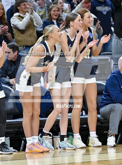 Thumbnail 3 in Greensburg vs. Norwell photogallery.