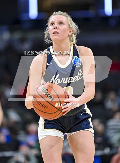 Thumbnail 2 in Greensburg vs. Norwell photogallery.