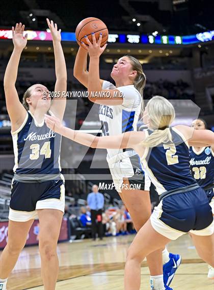 Thumbnail 3 in Greensburg vs. Norwell photogallery.