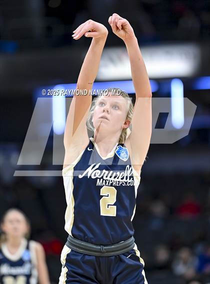 Thumbnail 3 in Greensburg vs. Norwell photogallery.