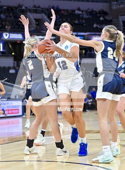 Thumbnail 3 in Greensburg vs. Norwell photogallery.