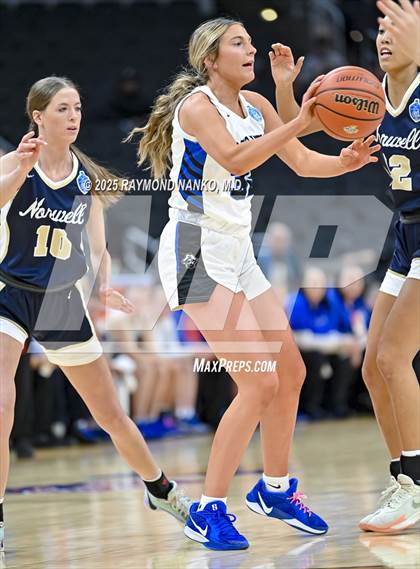 Thumbnail 2 in Greensburg vs. Norwell photogallery.