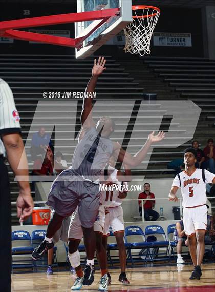 Thumbnail 1 in Dobie vs. Humble (McDonald's Texas Invitational) photogallery.