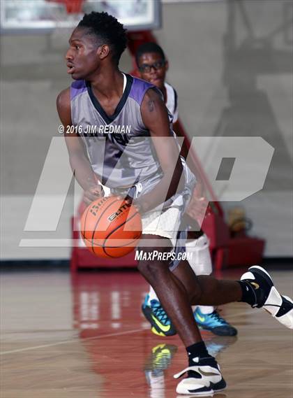 Thumbnail 3 in Dobie vs. Humble (McDonald's Texas Invitational) photogallery.
