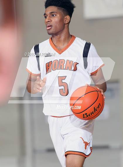 Thumbnail 1 in Dobie vs. Humble (McDonald's Texas Invitational) photogallery.