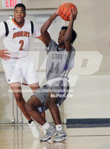 Thumbnail 3 in Dobie vs. Humble (McDonald's Texas Invitational) photogallery.