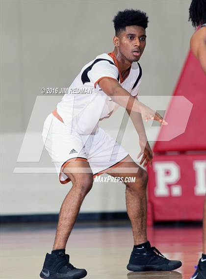 Thumbnail 2 in Dobie vs. Humble (McDonald's Texas Invitational) photogallery.