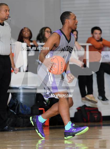 Thumbnail 2 in Dobie vs. Humble (McDonald's Texas Invitational) photogallery.