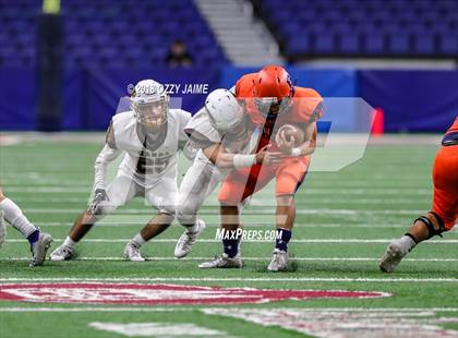 Thumbnail 2 in Hanna vs. Brandeis (UIL 6A Regional Playoff) photogallery.