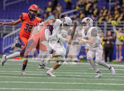 Thumbnail 2 in Hanna vs. Brandeis (UIL 6A Regional Playoff) photogallery.