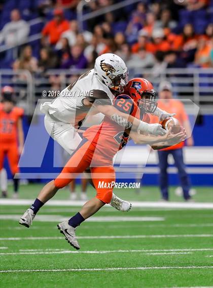 Thumbnail 1 in Hanna vs. Brandeis (UIL 6A Regional Playoff) photogallery.
