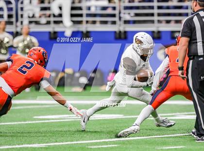 Thumbnail 2 in Hanna vs. Brandeis (UIL 6A Regional Playoff) photogallery.