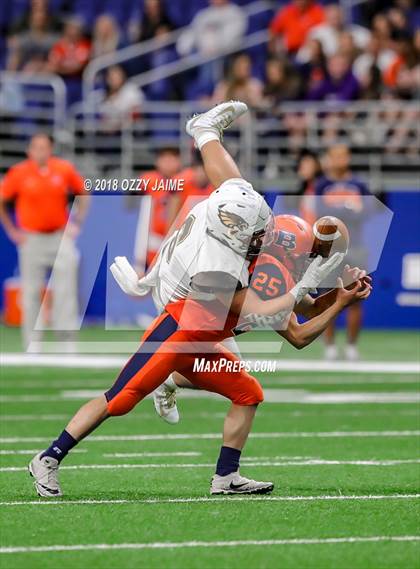 Thumbnail 3 in Hanna vs. Brandeis (UIL 6A Regional Playoff) photogallery.