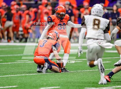 Thumbnail 2 in Hanna vs. Brandeis (UIL 6A Regional Playoff) photogallery.
