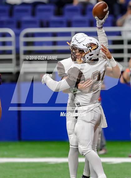 Thumbnail 1 in Hanna vs. Brandeis (UIL 6A Regional Playoff) photogallery.