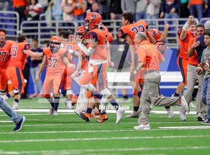 Thumbnail 2 in Hanna vs. Brandeis (UIL 6A Regional Playoff) photogallery.