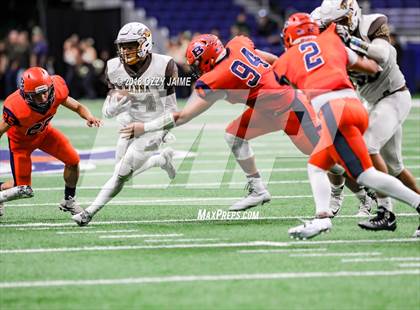 Thumbnail 1 in Hanna vs. Brandeis (UIL 6A Regional Playoff) photogallery.