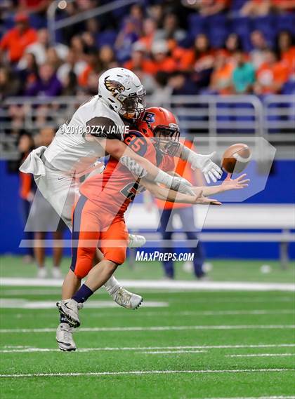 Thumbnail 3 in Hanna vs. Brandeis (UIL 6A Regional Playoff) photogallery.