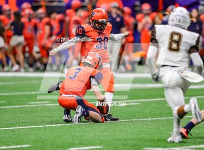 Thumbnail 1 in Hanna vs. Brandeis (UIL 6A Regional Playoff) photogallery.