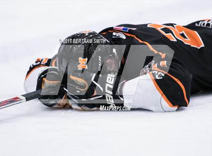 Thumbnail 3 in Mamaroneck vs. Williamsville North (NYSPHSAA Division I Semifinal) photogallery.